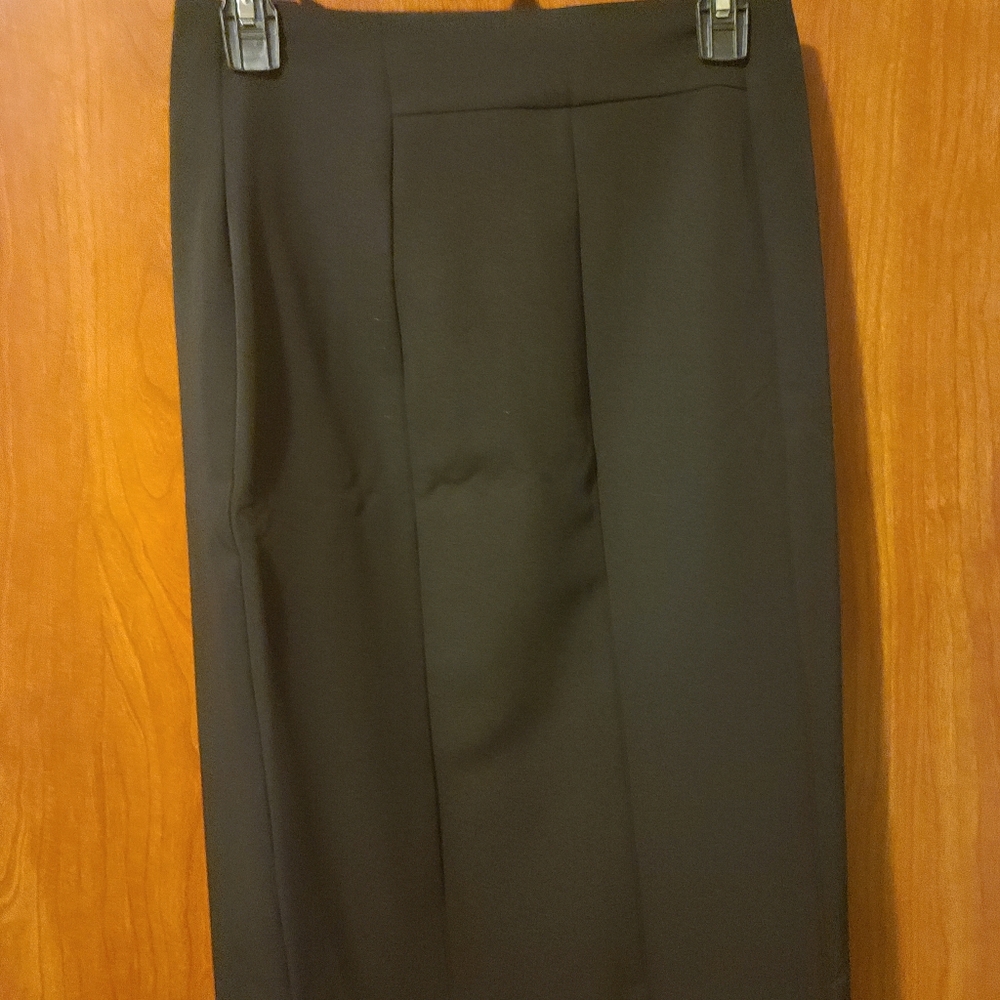 Black Worthington knee length pencil skirt